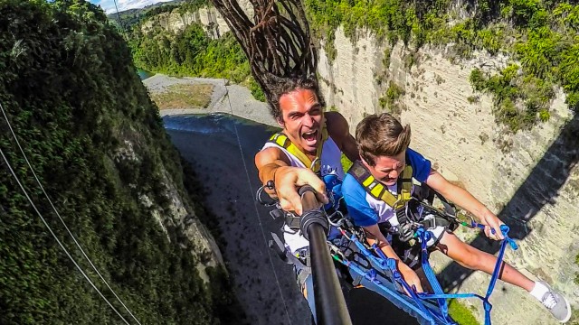 Read more about the article Bungee Wahnsinn im Gravity Canyon