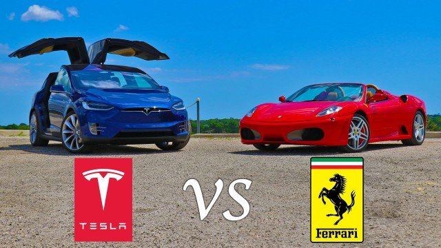 Tesla gegen Ferrari – wer gewinnt?