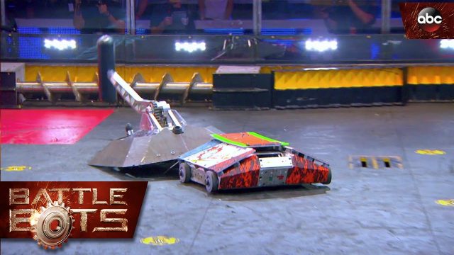 Read more about the article BattleBots – Beta vs. Lucky